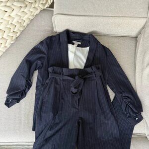 H&M Women's Pinstripe Pantsuit Small 4 6 Navy Blue White Pants Jacket Blazer